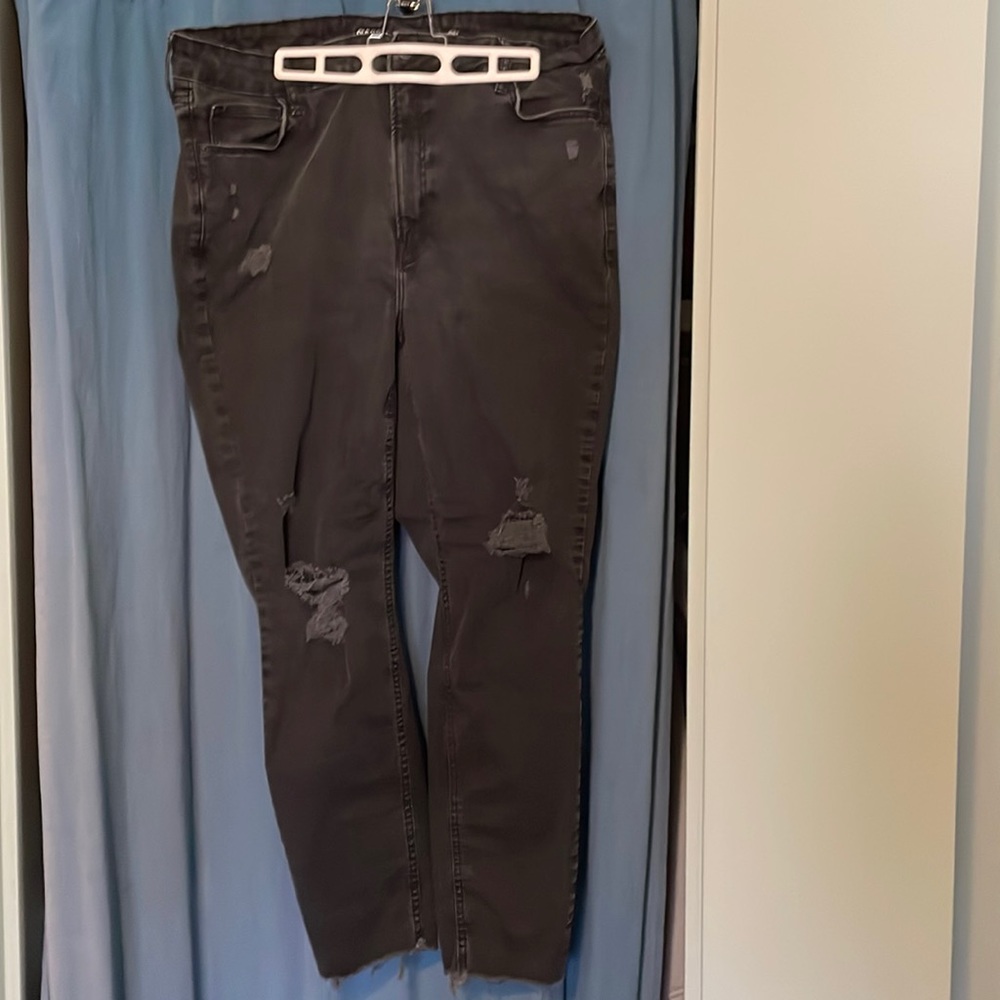 Old Navy fits you 3 ways distressed jegging